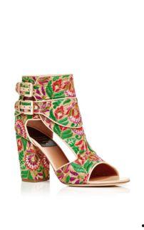 娱乐吃瓜小花鞋